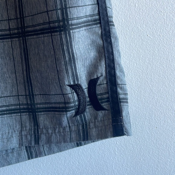 Grey Hurley Board Shorts Size 33 (XL) - Picture 2 of 11